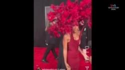 Ամերիկացի հայտնի երգչուհի `Դան Ռիշարդը Գրեմմի 66-րդ մրցանակաբաշխության ընթացքում ներկայացել է հայ ոճաբան Խոսրով Մելքոնյանի կարած զգեստով 