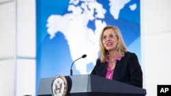 신디 다이어 미 국무부 인신매매 감시 및 퇴치 담당 대사 지난 15일 워싱턴 국무부 청사에서 ‘2023 인신매매 실태 보고서’를 발표했다.