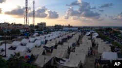 រូបឯកសារ៖ ជំរំតង់​ដែល​ផ្តល់​ដោយ​អង្គការ UNDP សម្រាប់​ពលរដ្ឋ​ប៉ាឡេស្ទីន​ដែល​ផ្លាស់ទីលំនៅ​ដោយសារ​ការទម្លាក់​គ្រាប់បែក​របស់​អ៊ីស្រាអែល​លើ​​​ក្រុង Khan Younis នៅ​តំបន់​ហ្កាហ្សាស្រ្ទីព កាលពី​ថ្ងៃទី១៩ ខែតុលា ឆ្នាំ២០២៣។