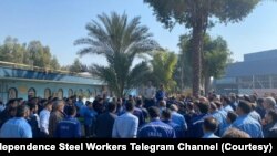 کارگران اعتصابی گروه ملی صنعتی فولاد ایران در اهواز. آرشیو