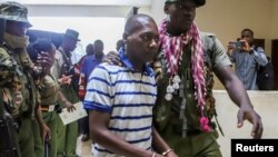 Pasteur autoproclamé, Paul Nthenge Mackenzie est en détention depuis avril 2023, au lendemain de la découverte des premières victimes dans la forêt de Shakahola.