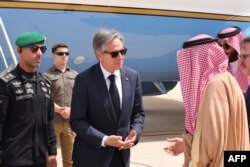 Entoni Blinkenni Saudiya rasmiylari kutib oldi, Riyod, 7-iyun, 2023