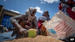 En mai, le Programme alimentaire mondial de l'ONU et de l'agence d'aide du gouvernement américain ont décidé de suspendre leur aide alimentaire au Tigré en raison de détournements.