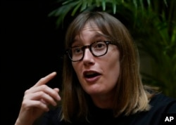 Sarah Leslie saat wawancara dengan The Associated Press di Seoul, Korea Selatan, Rabu, 19 Juli 2023. (AP/Ahn Young-joon)