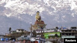 Patung Buddha di Tawang, timur laut negara bagian Arunachal Pradesh, India, 9 April 2017. (REUTERS/Anuwar Hazarika)