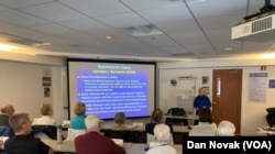 Penny Hansen leads a discussion during her OLLI class on the U.S. Supreme Court, March 14, 2023. (Dan Novak/VOA)