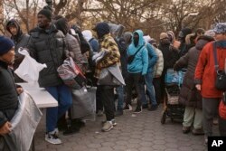 New York çok sayıda göçmene ev sahipliği yapıyor.