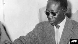  Agrégé en grammaire française, Léopold Sédar Senghor a été le premier Africain membre de l'Académie française.