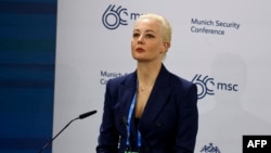 资料照：俄罗斯反对派领袖阿列克谢·纳瓦尔尼的妻子尤利娅·纳瓦尔尼2024年2月16日在德国南部慕尼黑出席慕尼黑安全会议(MSC)。当天，纳瓦尔尼服刑的监狱宣布了他去世的消息。