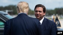 Donald Trump en est à sa troisième course à la Maison Blanche, Ron DeSantis n'a lui pas fait ses preuves sur la scène nationale.