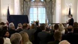 前国务卿希拉里·克林顿肖像在国务院揭幕 