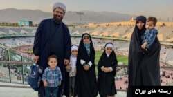 جمهوری اسلامی سال‌هاست که به دستور علی خامنه‌ای سیاست‌های مختلفی را دنبال می‌کند تا مشوق فرزندآوری باشد.