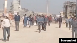 آرشیو- اعتصاب کارگران پتروشیمی سلمان فارسی در سربندر؛ سه‌شنبه ۲۲ فروردین ۱۴۰۲