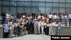 AMEA tədqiqatçıları ABŞ Dövlət Departamentinin Virtual İngilis Dili Müəllimi Proqramında iştirak edib (Mənbə: ABŞ səfirliyi)