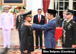 KSAD Letjen Agus Subiyanto mendapat arahan khusus dari Presiden Jokowi untuk menjaga situasi tetap kondusif jelang Pemilu 2024. (Foto: Courtesy/Biro Setpres)