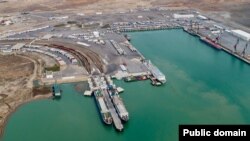 Bakı limanı (Rəsmi foto)