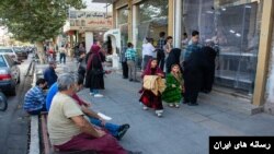 کمبود نان در برخی از شهرهای ایران گزارش شده است.