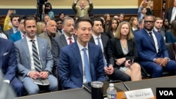 CEO TikTok Shou Zi Chew memberikan kesaksian di depan komite Kongres AS, Kamis (23/3). 