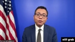 美国国务院副发言人内森·泰克2023年11月8日接受美国之音的采访。