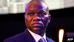  Le général Oligui avait été porté en triomphe comme président de transition, promettant de rendre le pouvoir aux civils par des élections, dans un délai fixé plus tard à deux ans.