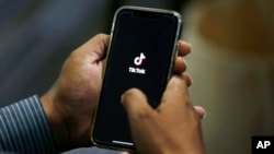 در یک عریضه از محکمهٔ پاکستان خواسته شده است که حکم انسداد سرتاسری تیک‌تاک را در آن کشور صادر کند.