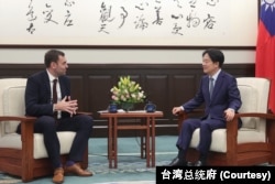 台湾总统府2024年6月13日发布照片显示，台湾总统赖清德日前在台北接受美国《时代》周刊的专访。