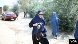 Yalda Moayiriy jim turmoqchi emas. "Dushman emasman, jinoyatchi emasman", - deydi u.