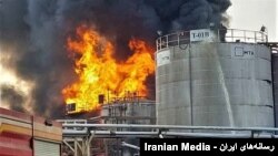آتش‌سوزی در سه مخزن بزرگ فرآورده‌های نفتی در شرکت نفت آفتاب واقع در شهرک صنعتی خلیج فارس در بندرعباس