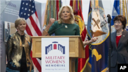 Првата дама на САД вели дека изборите во 2024 година претставуваат избор помеѓу „силно, стабилно лидерство“ на претседателот Џо Бајден и „хаосот и корупцијата, омразата и поделеноста“ на МАГА републиканците 