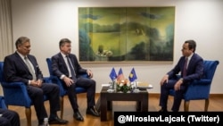 Gabrijel Eskobar i Miroslav Lajčak na sastanku sa Aljbinom Kurtijem, 5. jun 2023. (Twitter/@MiroslavLajcak)