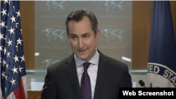 매튜 밀러 미국 국무부 대변인이 21일 워싱턴 국무부 청사에서 정례브리핑을 하고 있다.