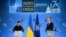Predsjednik Ukrajine Volodymyr Zelenskyy i generalni sekretar NATO-a Jens Stoltenberg govore tokom konferencije za novinare na samitu NATO-a u Washingtonu, 11. jula 2024.