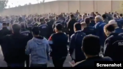 اعتصاب و تظاهرات کارگران گروه ملی صنعتی فولاد اهواز برای سومین روز متوالی، دوشنبه ۴ دی