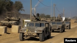가자지구 북부에서 이스라엘군 차량들이 이동하고 있다. (자료사진)