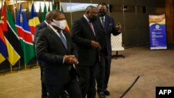 Viongozi wa nchi za Afrika wakiwa katika mkutano wa nchi za SADC huko Pretoria, October 5, 2021.