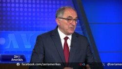 Shaqir Totaj, nënkryetar i Partisë Demokratike të Kosovës dhe kryetar i komunës së Prizrenit