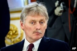 드미트리 페스코프 크렘린궁 대변인이 지난 6일 모스크바에서 진행된 러시아-벨라루스 연합국가 국무회의에 참석하고 있다. (자료사진)