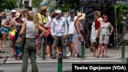 Жените во управувачките и раководните структури ќе значат и поголема ефикасност за јавниот и за приватниот сектор, беше кажано на конференцијата „Успешни жени за успешен регион“.