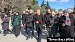 Müsavat Partiyasının üzvləri Xocalı qurbanlarını anır 
