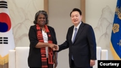 15일 윤석열 한국 대통령이 방한 중인 린다 토머스 그린필드 주유엔 미국대사를 접견했다. 사진 = 한국 대통령실.