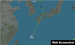 미국 공군 정찰기 ‘RC-135S’ 코브라볼이 4일 한반도 동해 상공을 비행한 경로가 항공기 추적 웹사이트 '레이더박스'에 의해 포착됐다.