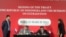 Menkumham Indonesia Yasonna H. Laoly dan Menteri Kehakiman Rusia Konstantin Anatolievich Chuychenko menandatangani perjanjian ekstradisi di Bali, Jumat (31/3). Courtesy : Kemenkumham RI.
