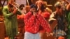 Le Nigérian Burna Boy a enflammé la soirée en montant sur scène, accompagné par la chanteuse Brandy et le rappeur 21 Savage.