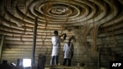 "Cette reconstruction est une réussite collective: celle des autorités et des professionnels ougandais du patrimoine, mais aussi des communautés locales", s'est félicité l'Unesco.