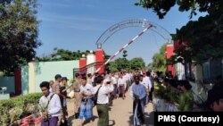 စစ်မှုထမ်းသင်တန်းအပတ်စဉ်(၃) တက်ရောက်ရန်ရောက်ရှိလာကြသူများကိုတွေ့ရစဉ် (ဇွန်၊ ၂၀၂၄)