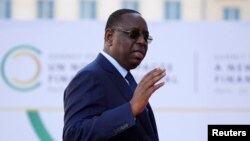 „Сенегал е повеќе од мене“, рече Сал во говорот во понеделникот, „полн е со способни луѓе што можат да го подигнат Сенегал на наредно ниво“.  