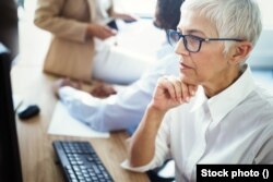 So’nggi 50 yil ichida “beybi bumer”lar Amerikadagi asosiy ishchi qatlamini tashkil etar edi. Ularning eng yoshi hozir 60 yoshda.