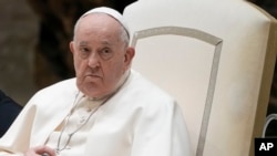 Paus Fransiskus dalam audiensi umum mingguannya di aula Paus Paulus VI di Vatikan, Rabu, 31 Januari 2024. (AP/Andrew Medichini)