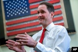 Demokratski kongresmen Jim Himes (Foto: AP/J. Scott Applewhite)