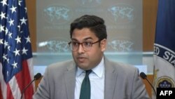 베단트 파텔 미국 국무부 수석부대변인이 5일 워싱턴 국무부 청사에서 정례브리핑을 하고 있다.